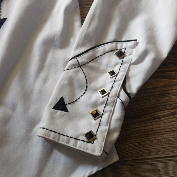 Western Rodeo Boho Embroidered Long Sleeve Button Down Front Blouse Top - Picture 5 of 11